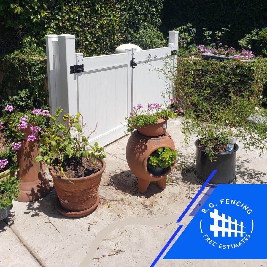 Installed fence by RG Fencing LLC