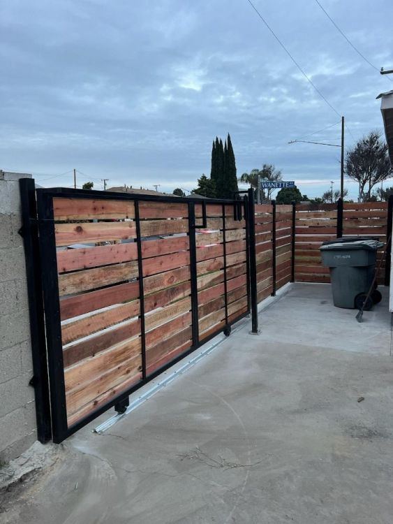 Wood fence built by RG Fencing LLC